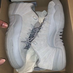 Jordan retro 12 low grey